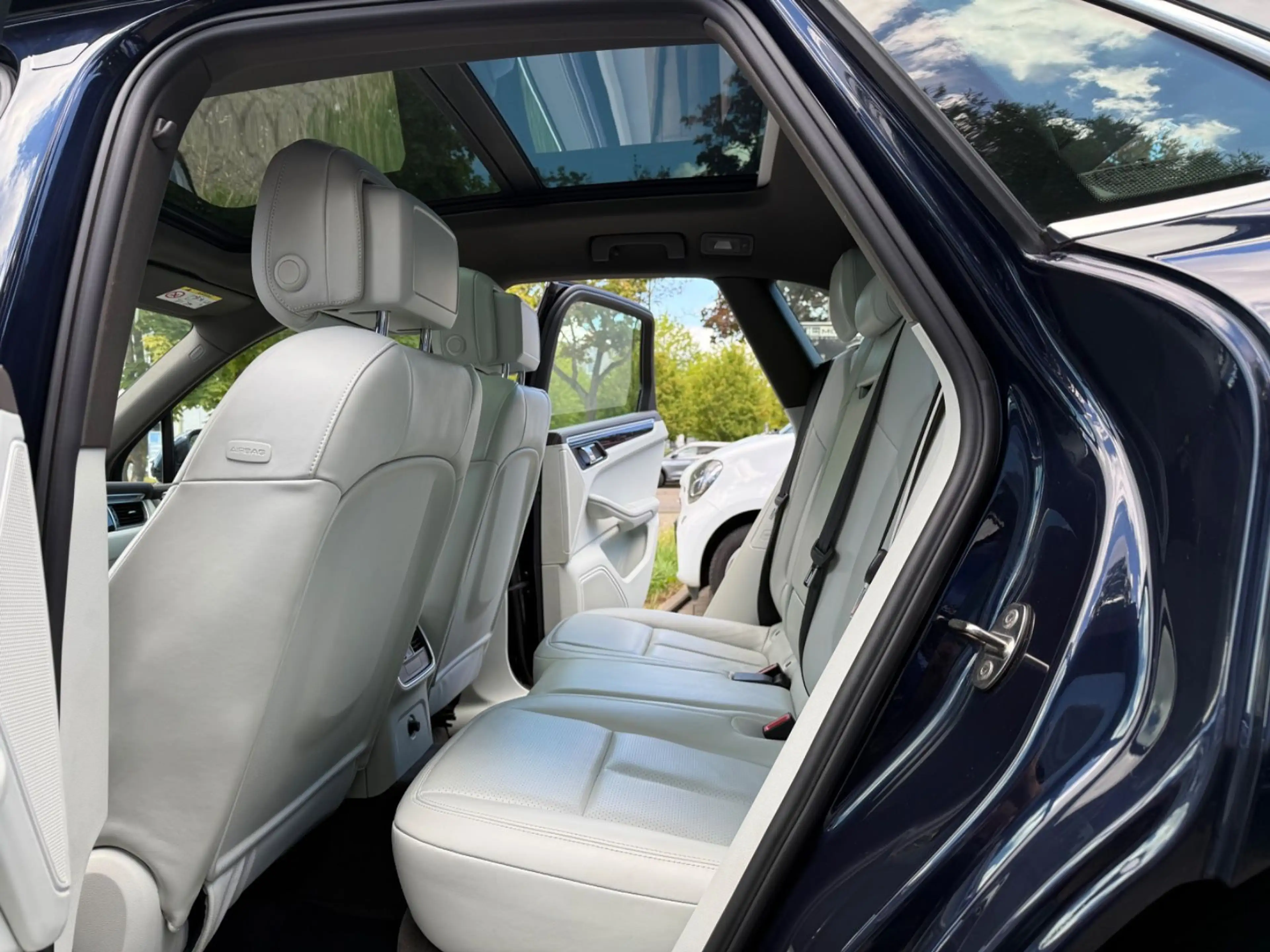 Porsche Macan S 1Hand Panorama ACC 20 Zoll Service Neu — photo 11