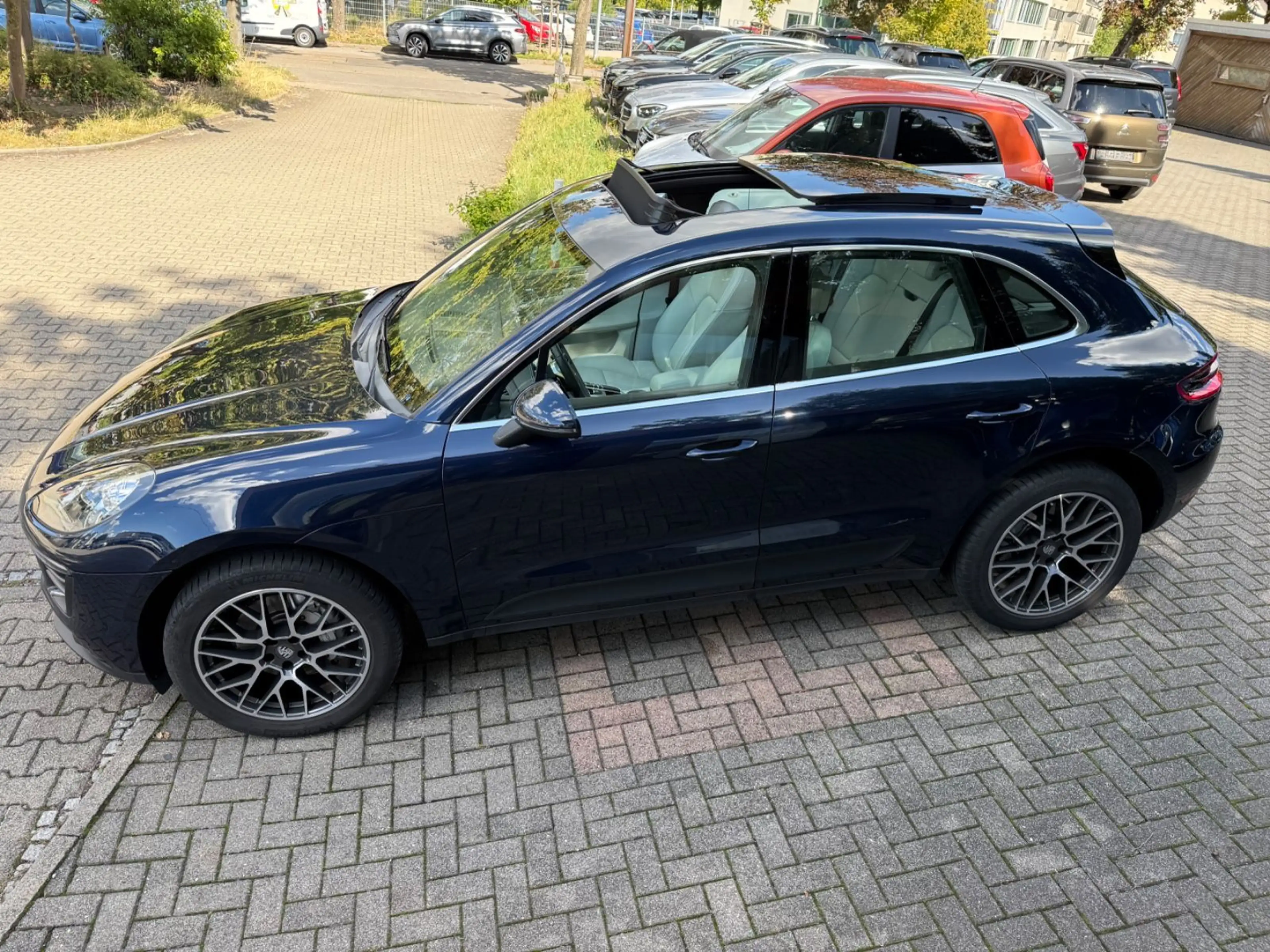 Porsche Macan S 1Hand Panorama ACC 20 Zoll Service Neu — photo 7