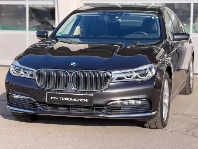 BMW 740 E - TOPZUSTAND - Scheckheftgepflegt!