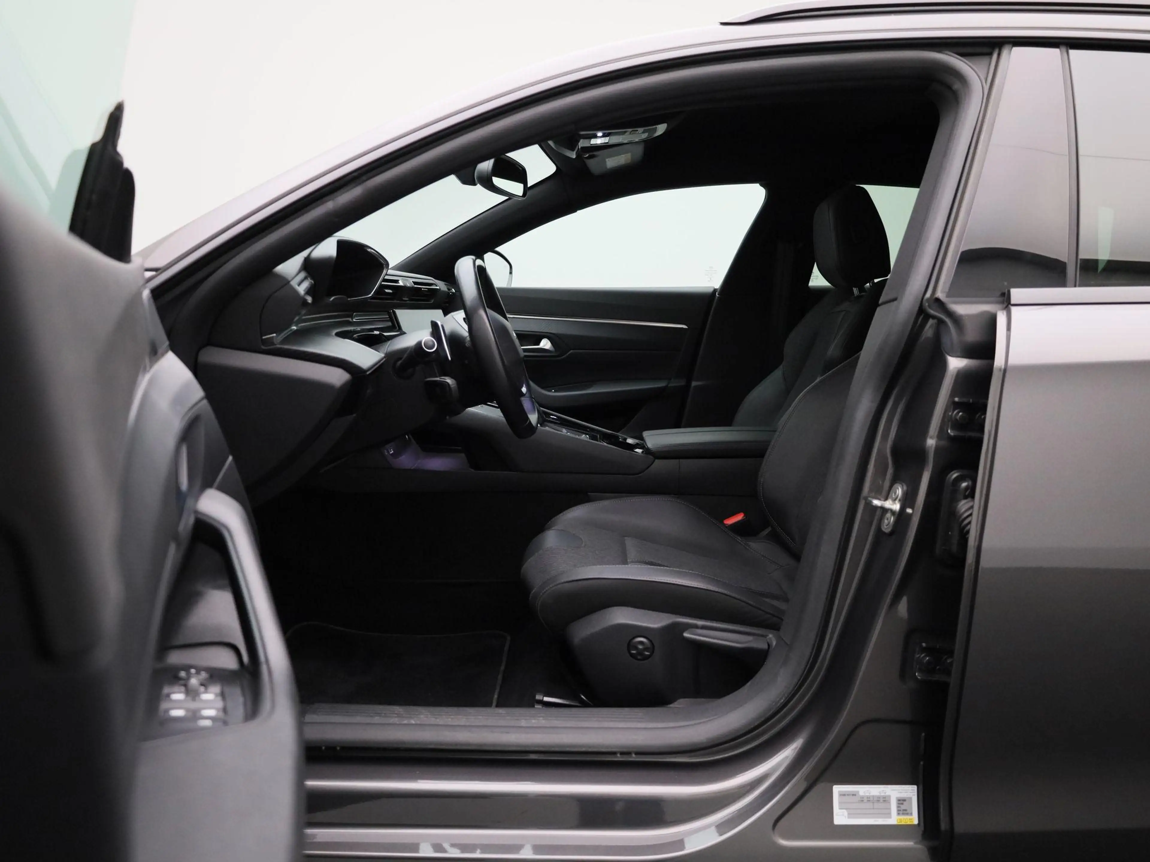 Peugeot 508 SW 1.2 PureTech S&S EAT8 Allure Pack PDC V+A | Cam — photo 11