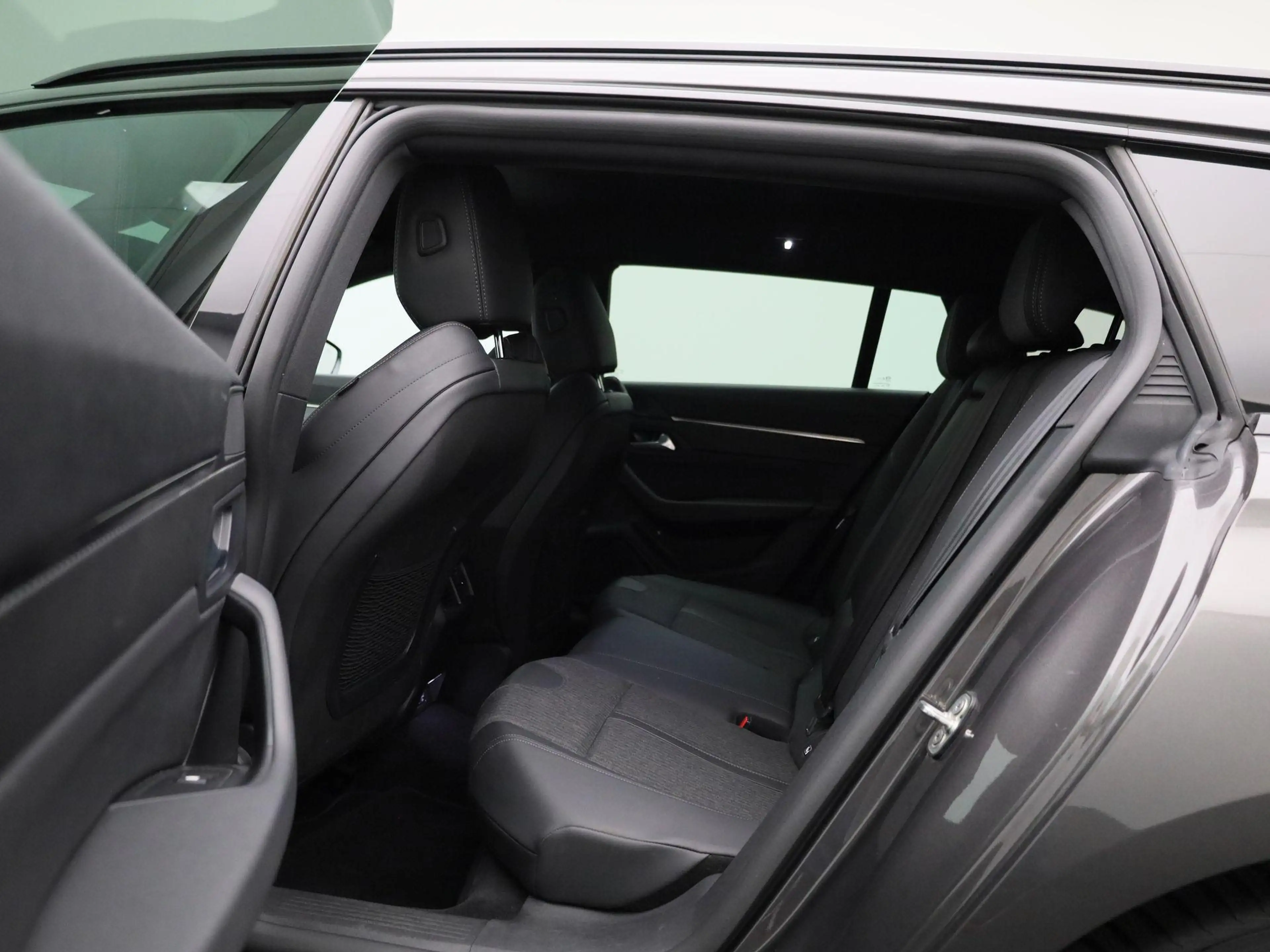 Peugeot 508 SW 1.2 PureTech S&S EAT8 Allure Pack PDC V+A | Cam — photo 12