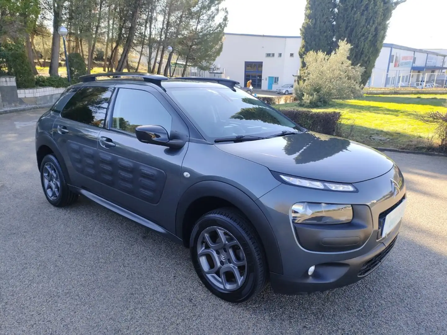 Citroen C4 Cactus 1.6 BlueHDi Feel 100 Grau - 2