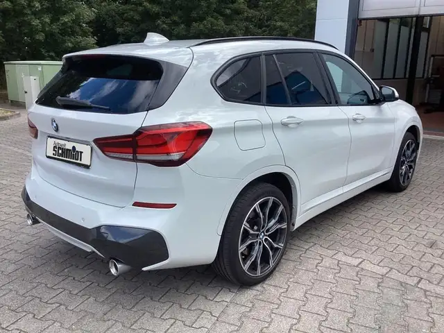 BMW X1 view 3