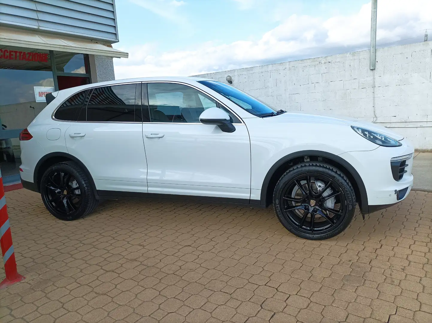Porsche Cayenne Cayenne II 2015 3.0 tiptronic Bianco - 2