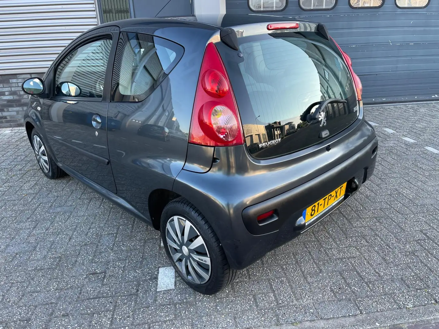 Peugeot 107 1.0-12V XS/Apple carplay/Navi/Elek-pakket/Goed-ond Grijs - 2