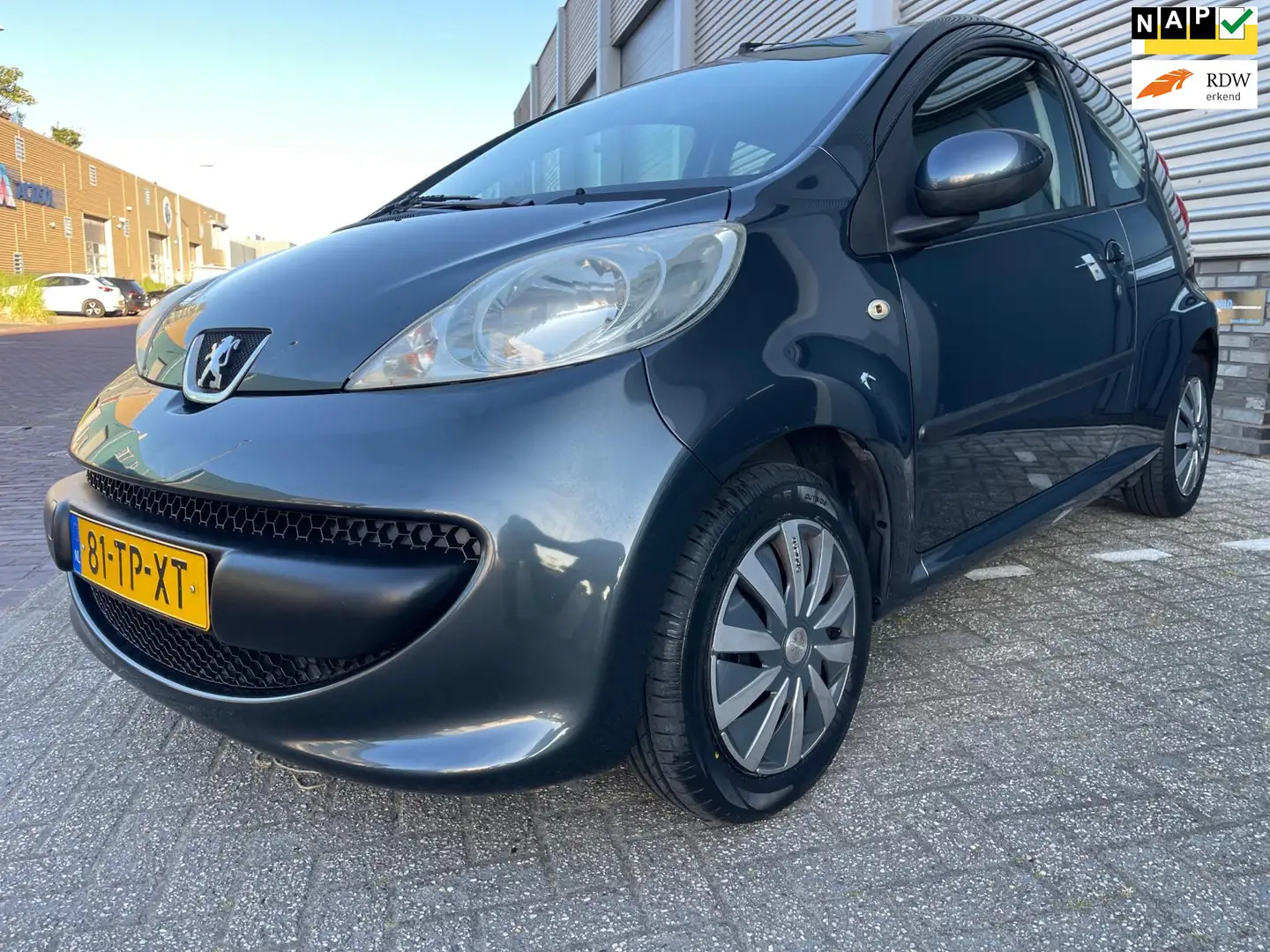 Peugeot 107 1.0-12V XS/Apple carplay/Navi/Elek-pakket/Goed-ond Grijs - 1