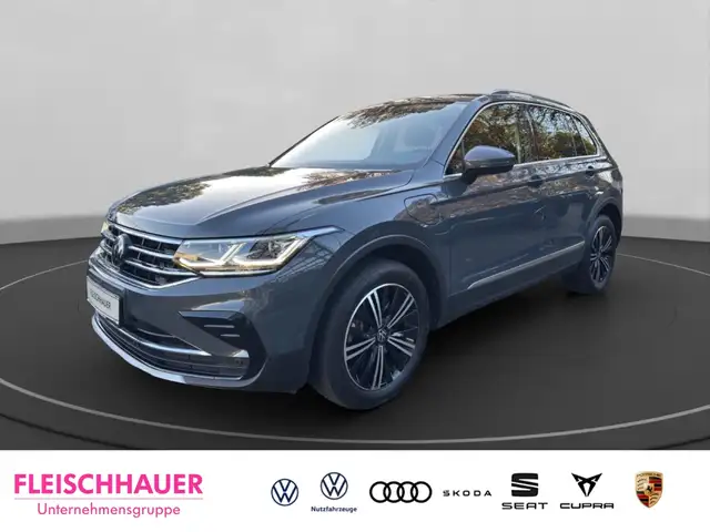 Volkswagen Tiguan Elegance eHybrid HUD AHK Navi Digitales Cockpit 36