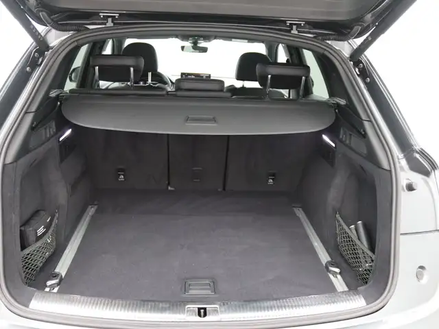 Audi Q5 view 8