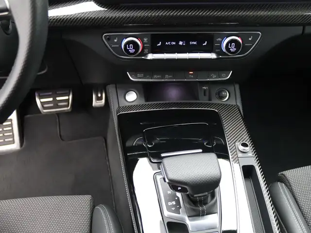 Audi Q5 view 15