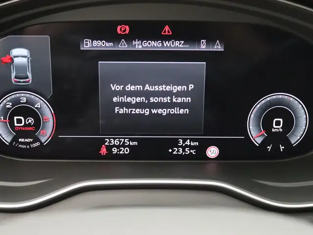 Audi Q5 view 14