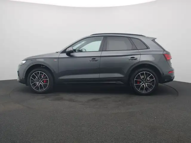 Audi Q5 view 4
