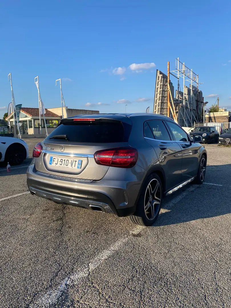 Mercedes-Benz GLA 200 d 7-G DCT Fascination - 2