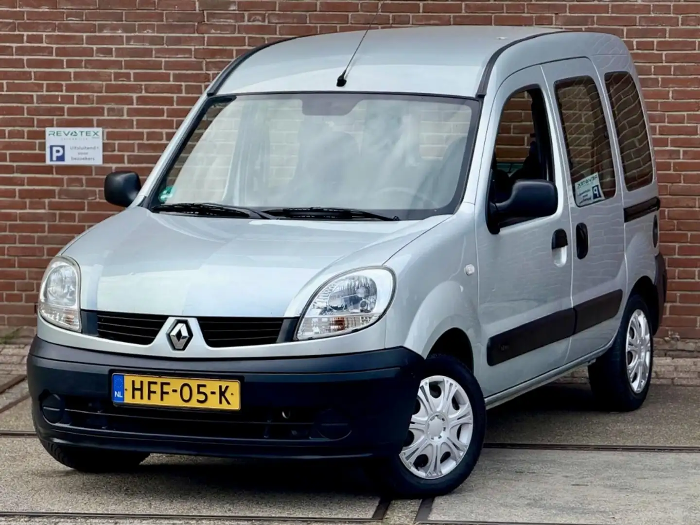 Renault Kangoo 1.2-16V Expr. Luxe Grijs - 1