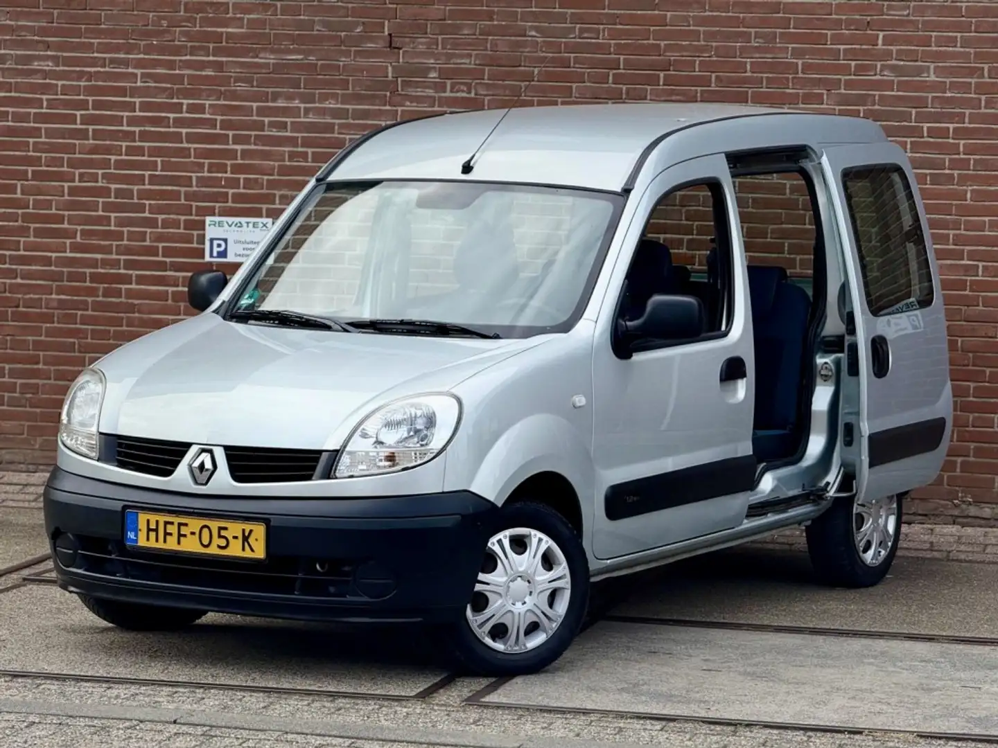 Renault Kangoo 1.2-16V Expr. Luxe Grijs - 2