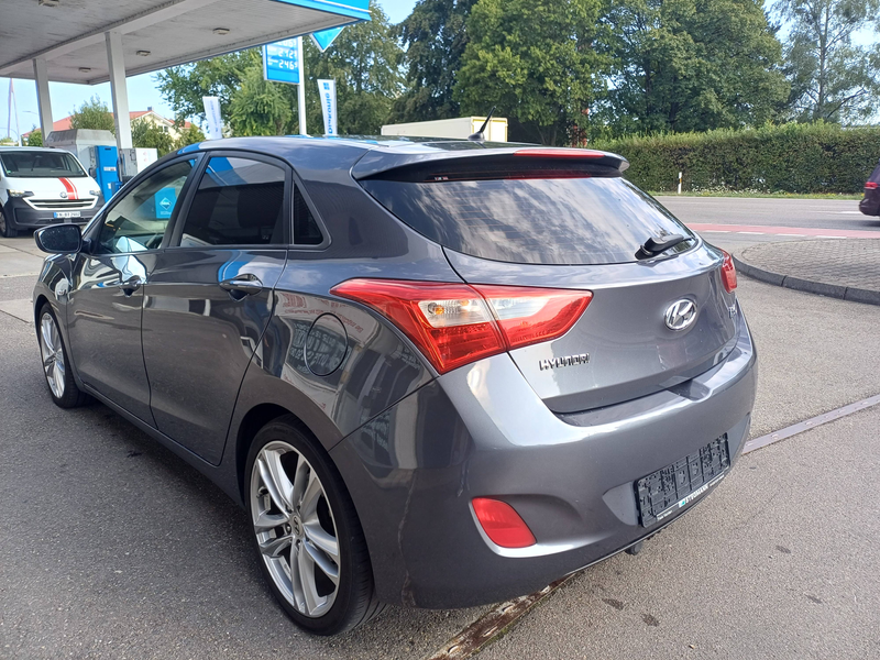 Hyundai i30 i30 Diesel blue 1.6 CRDi Trend — photo 5