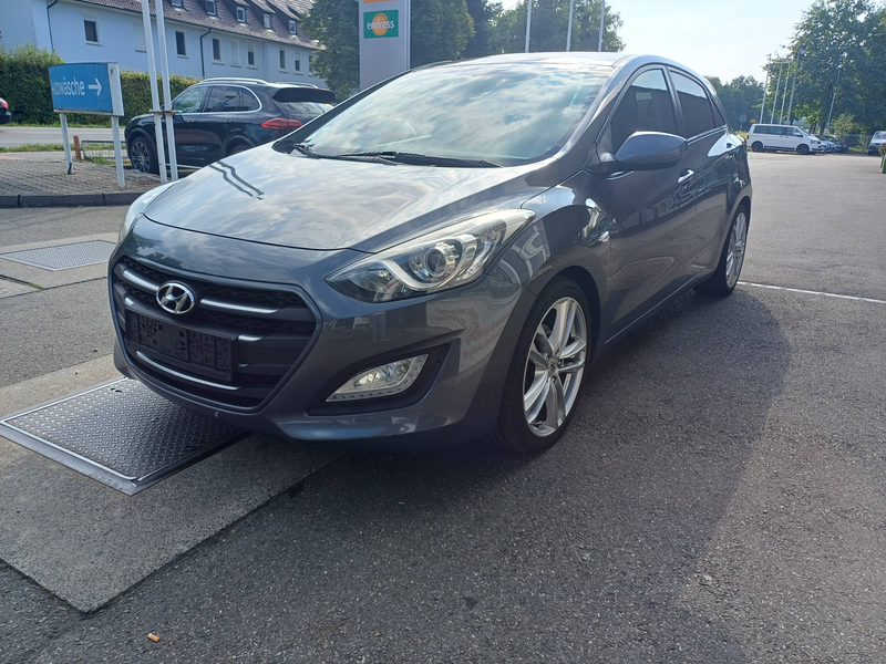 Hyundai i30 i30 Diesel blue 1.6 CRDi Trend — photo 3
