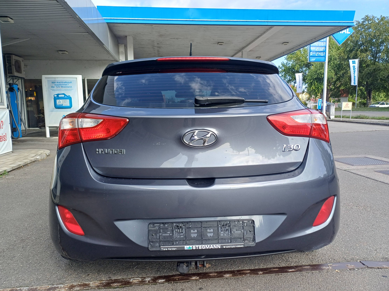Hyundai i30 i30 Diesel blue 1.6 CRDi Trend — photo 6