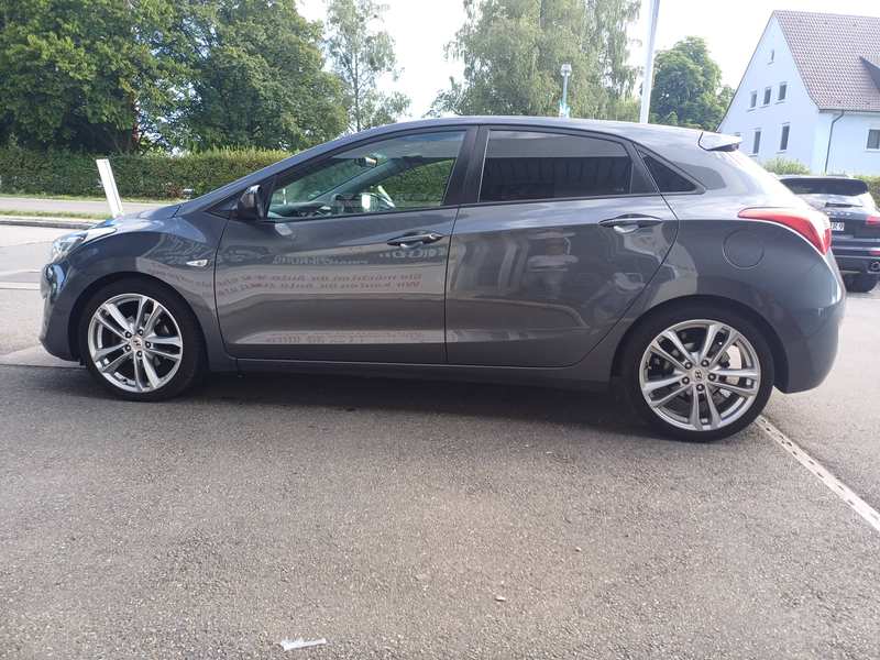 Hyundai i30 i30 Diesel blue 1.6 CRDi Trend — photo 4