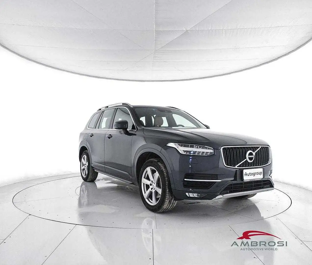 Volvo XC90 D5 AWD Geartronic Momentum Blu/Azzurro - 2