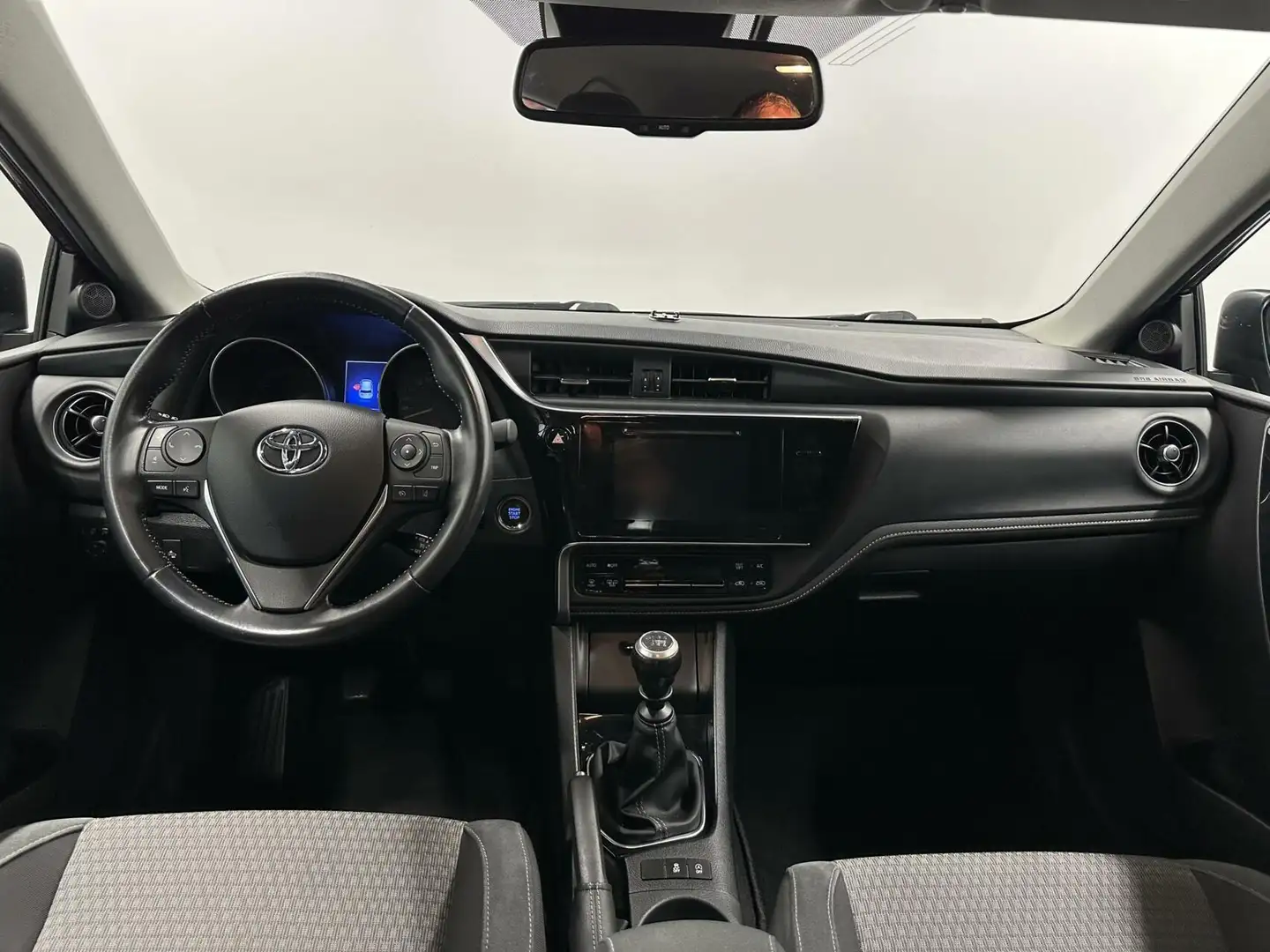Toyota Auris 1.2T Aspiration|Navi|Camera|Airco|Cruise| Grijs - 2