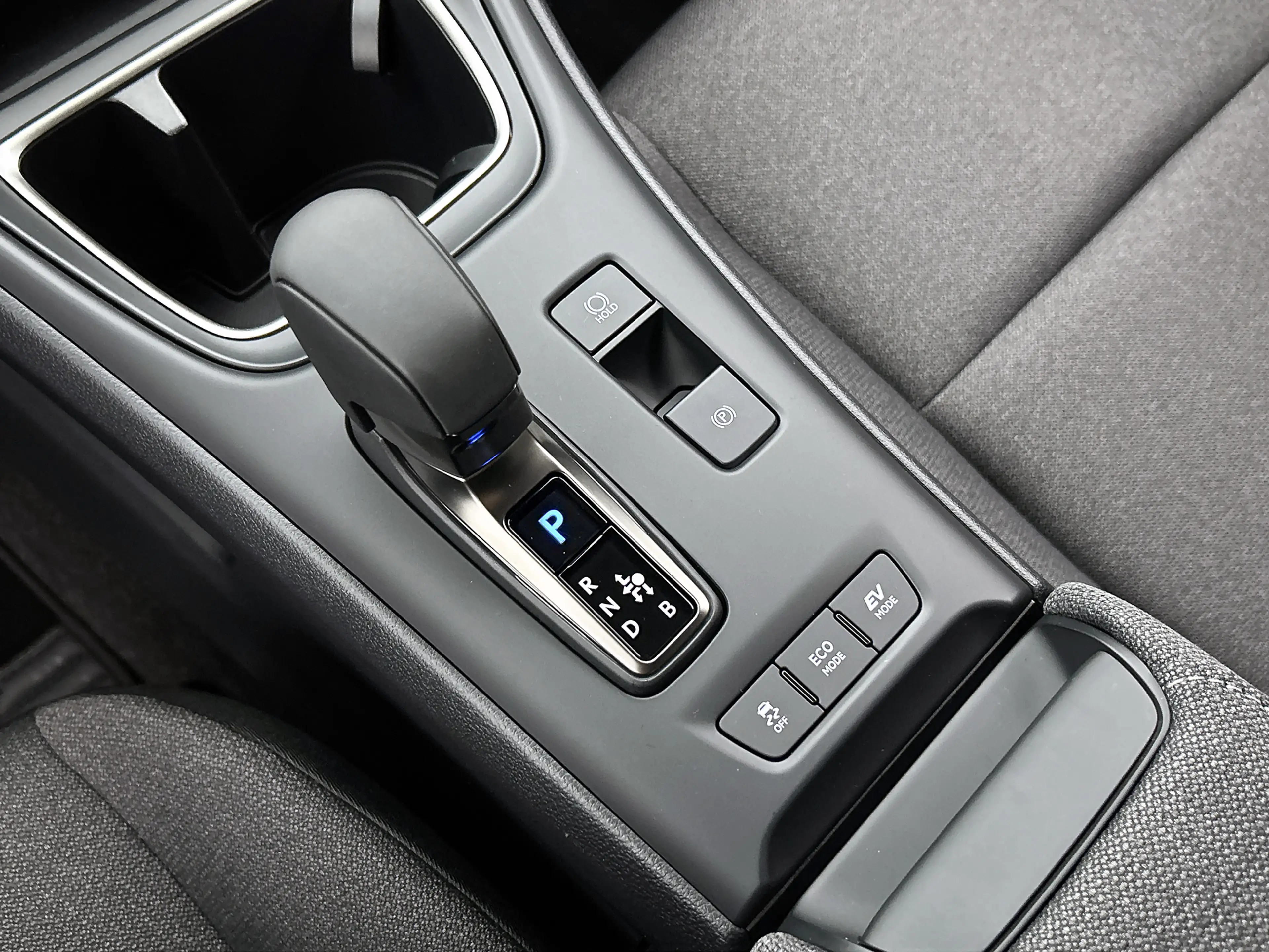 Lexus LBX 2WD — photo 10