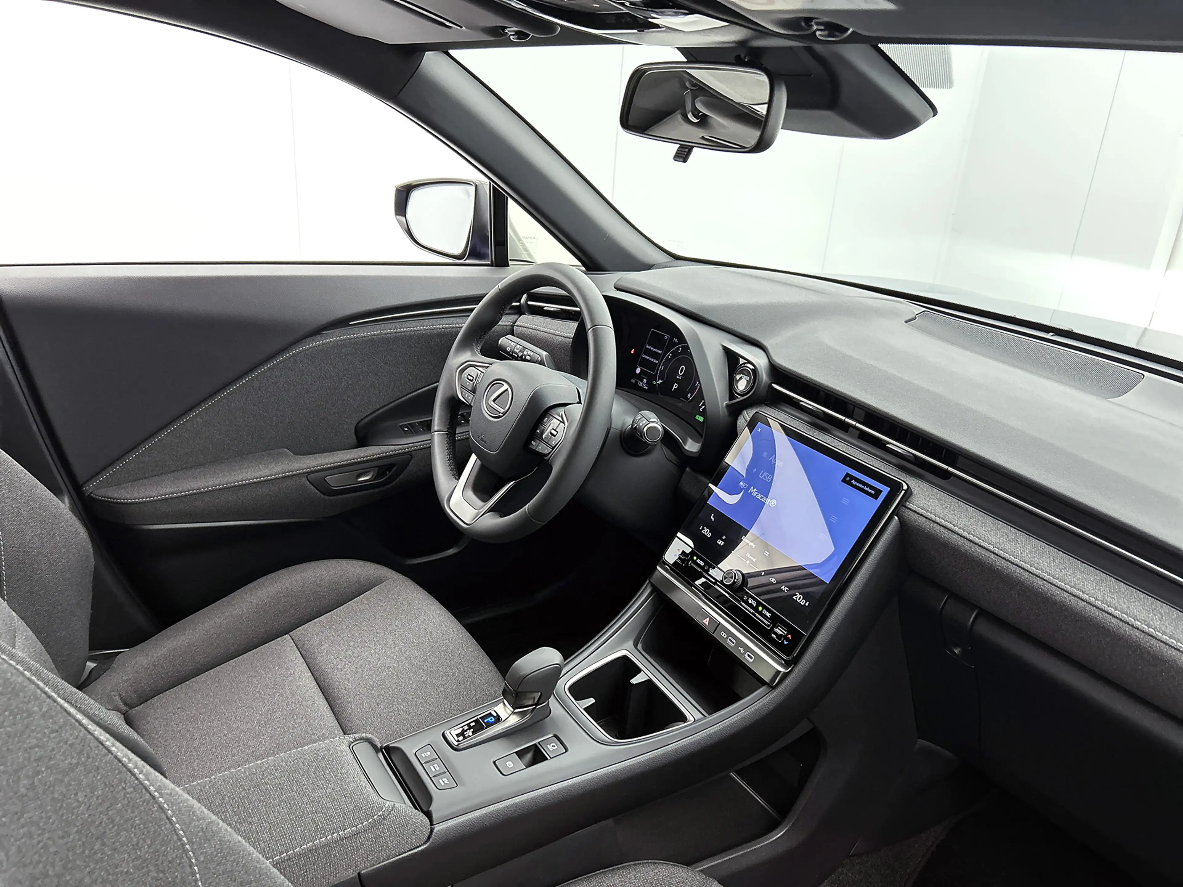 Lexus LBX 2WD — photo 6