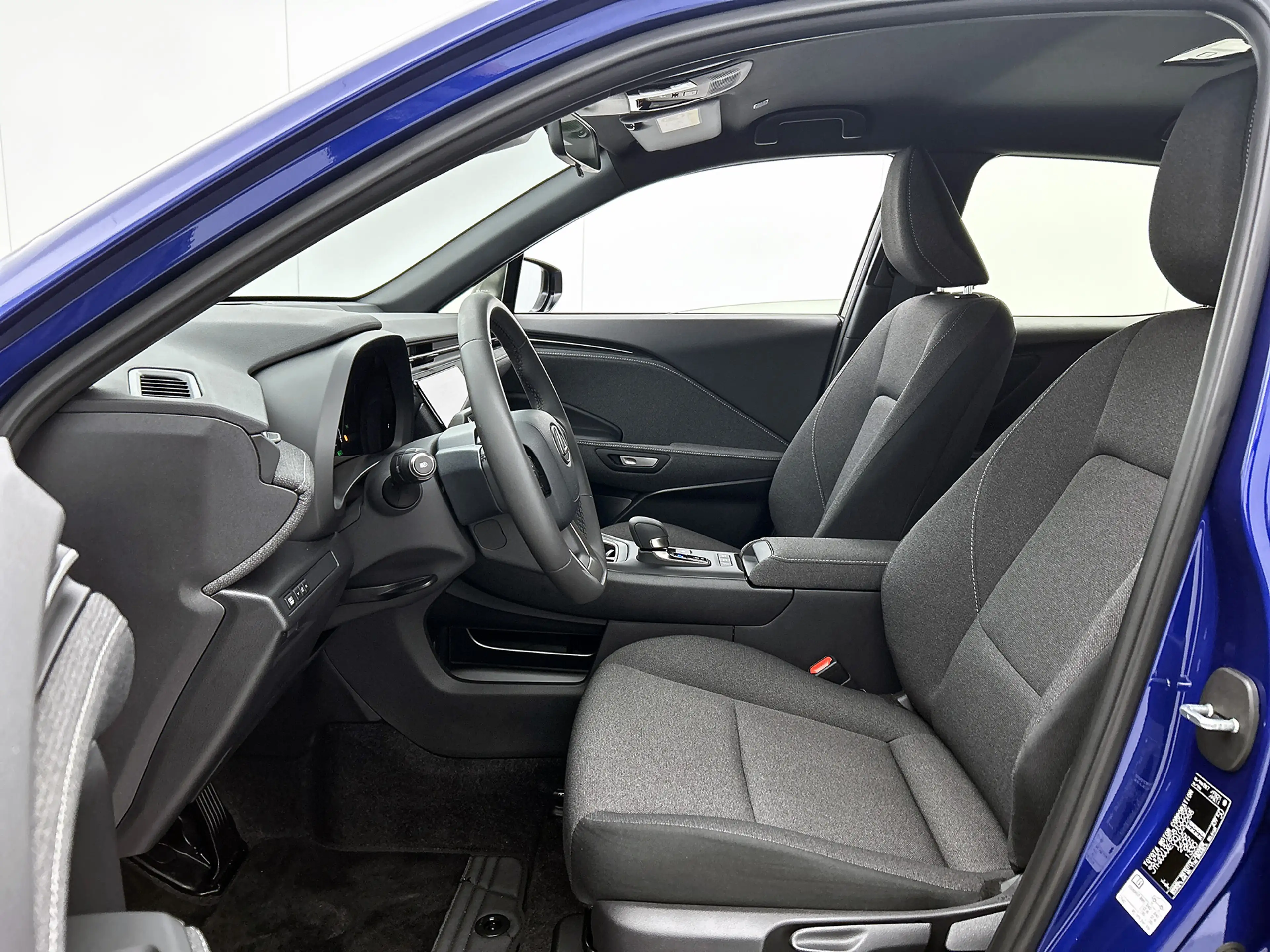 Lexus LBX 2WD — photo 15