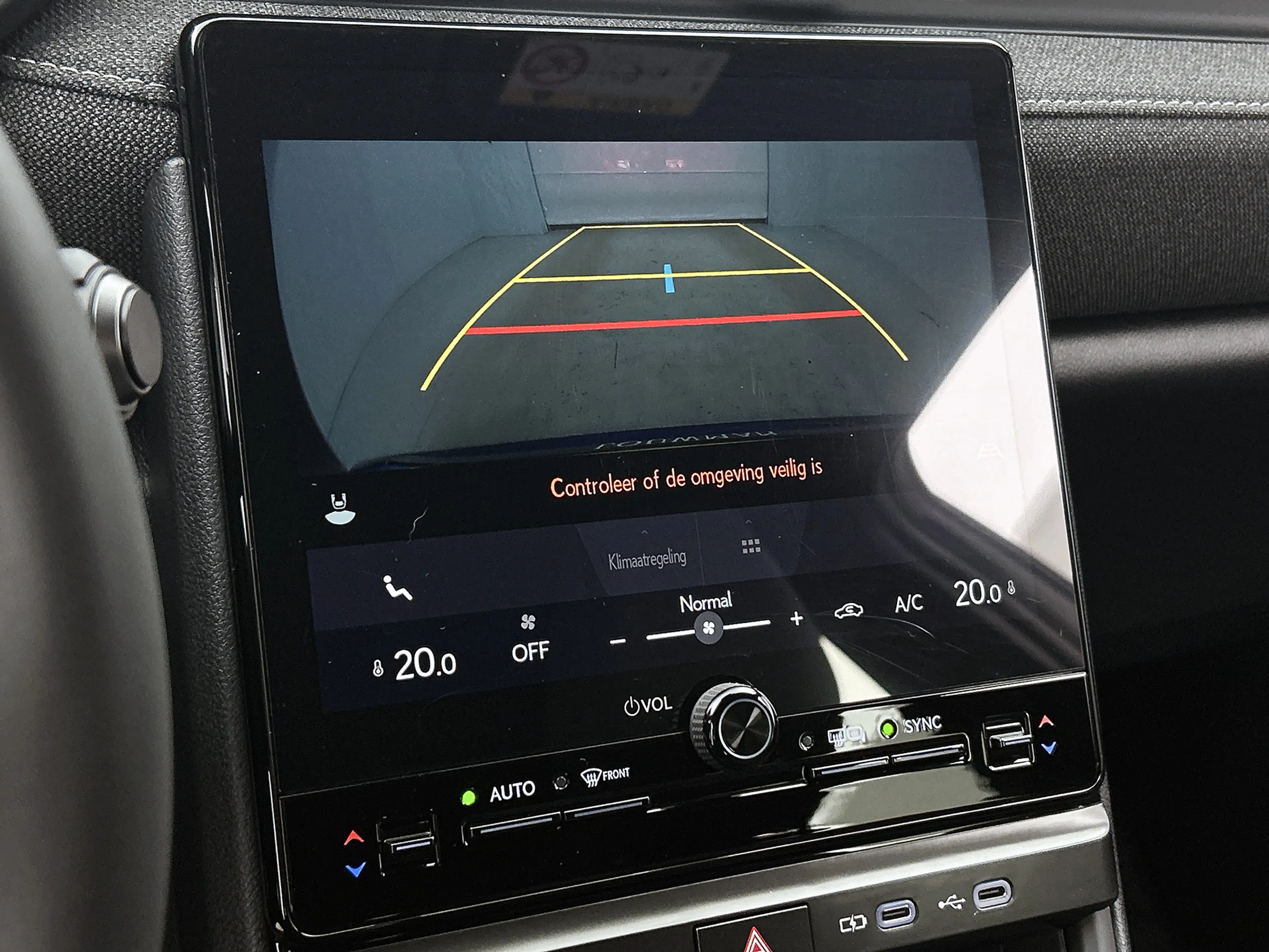 Lexus LBX 2WD — photo 8