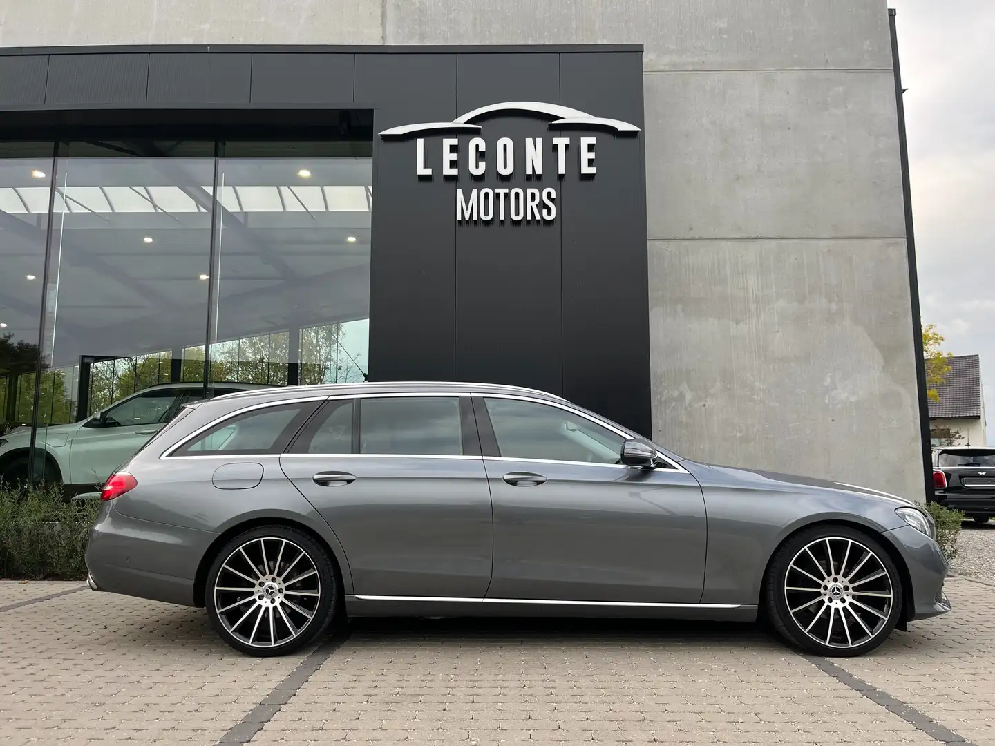 Mercedes-Benz E 200 E 200 d T 9G-TRONIC Avantgarde Leder/Gps/Camera/.. Noir - 2