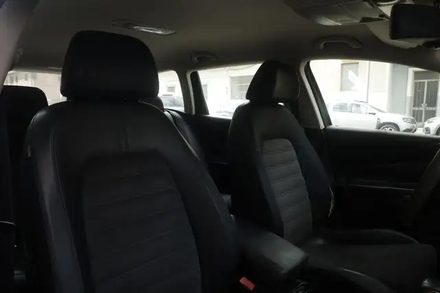 Volkswagen Passat view 6