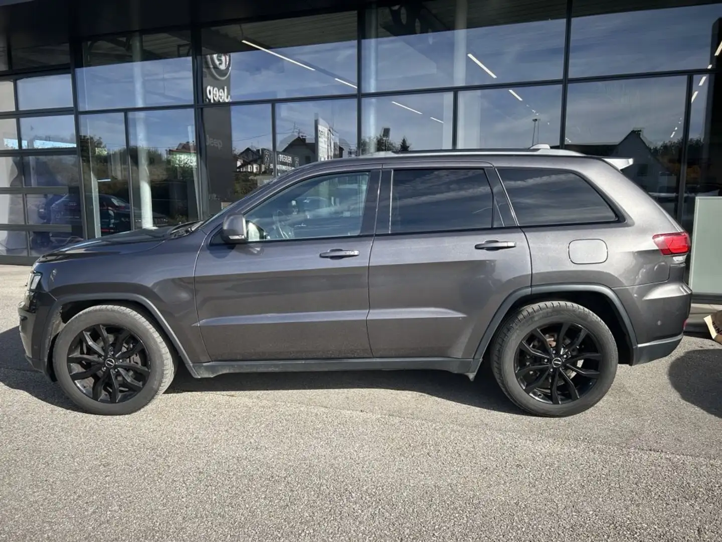 Jeep Grand Cherokee 3.0 Trailhawk AWD *AHK* Grau - 2
