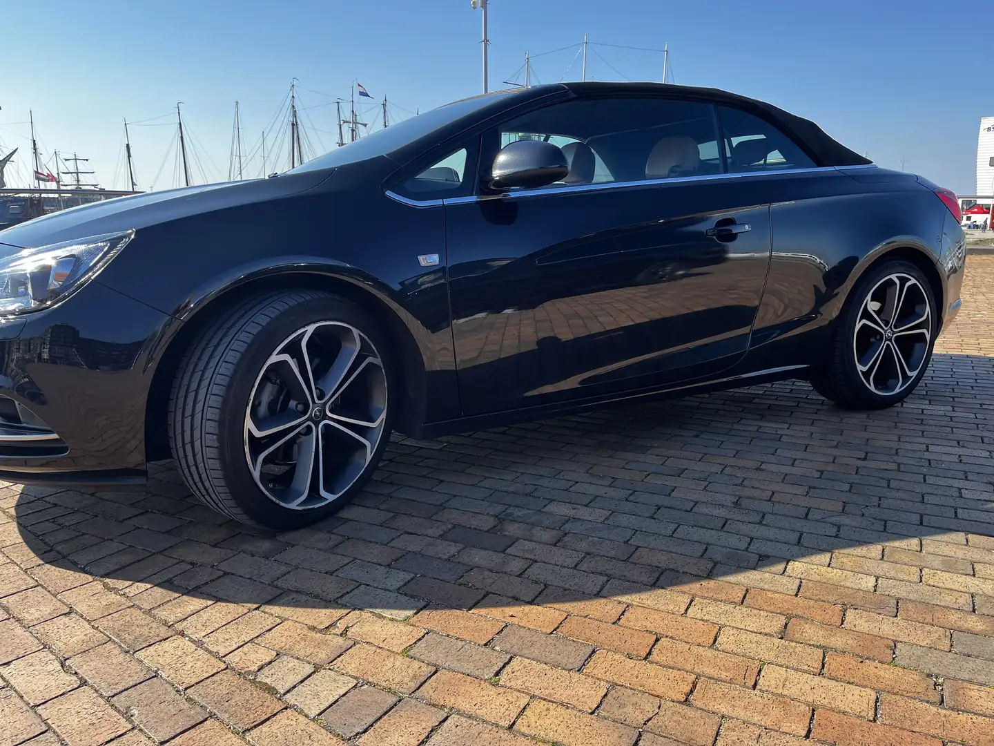 Opel Cascada 1.4 T ecoFLEX Cosmo Zwart - 1