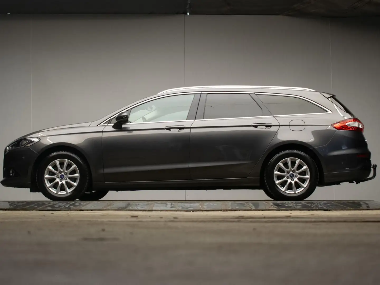 Ford Mondeo Wagon 1.5 Titanium Styling Pack (PANORAMADAK,SPORT Gris - 1