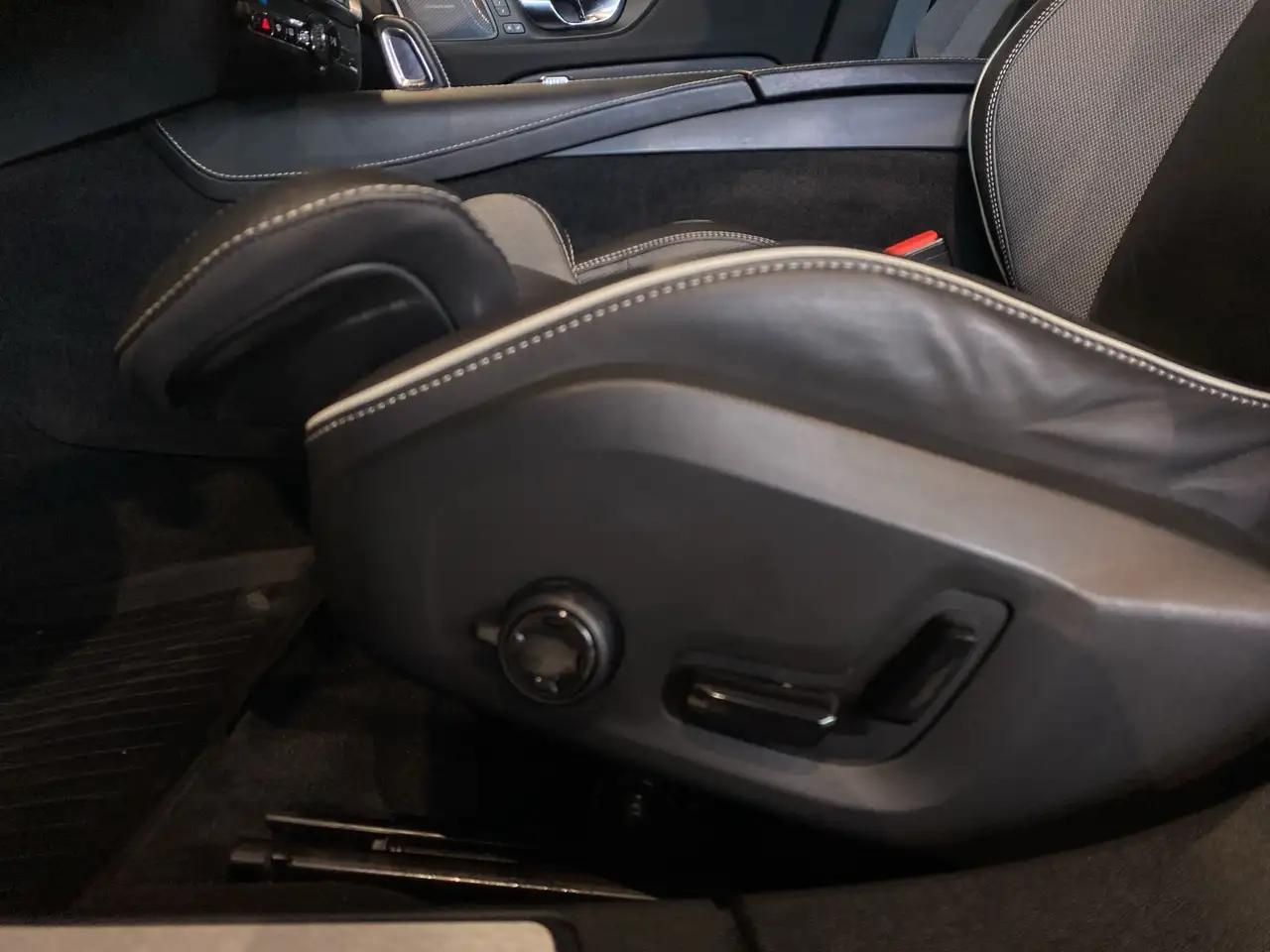 Volvo S60 снимка Volvo S60