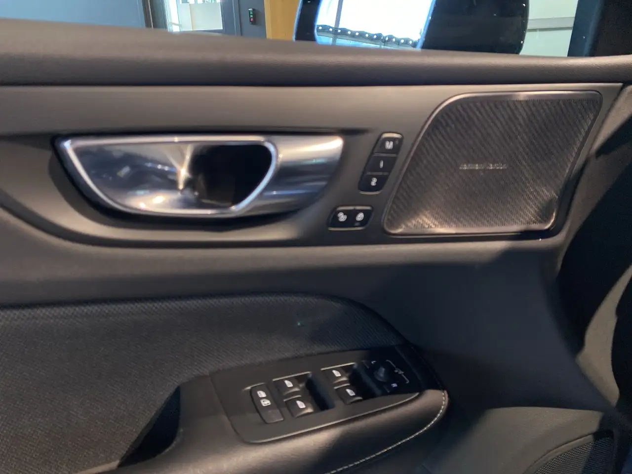 Volvo S60 снимка Volvo S60