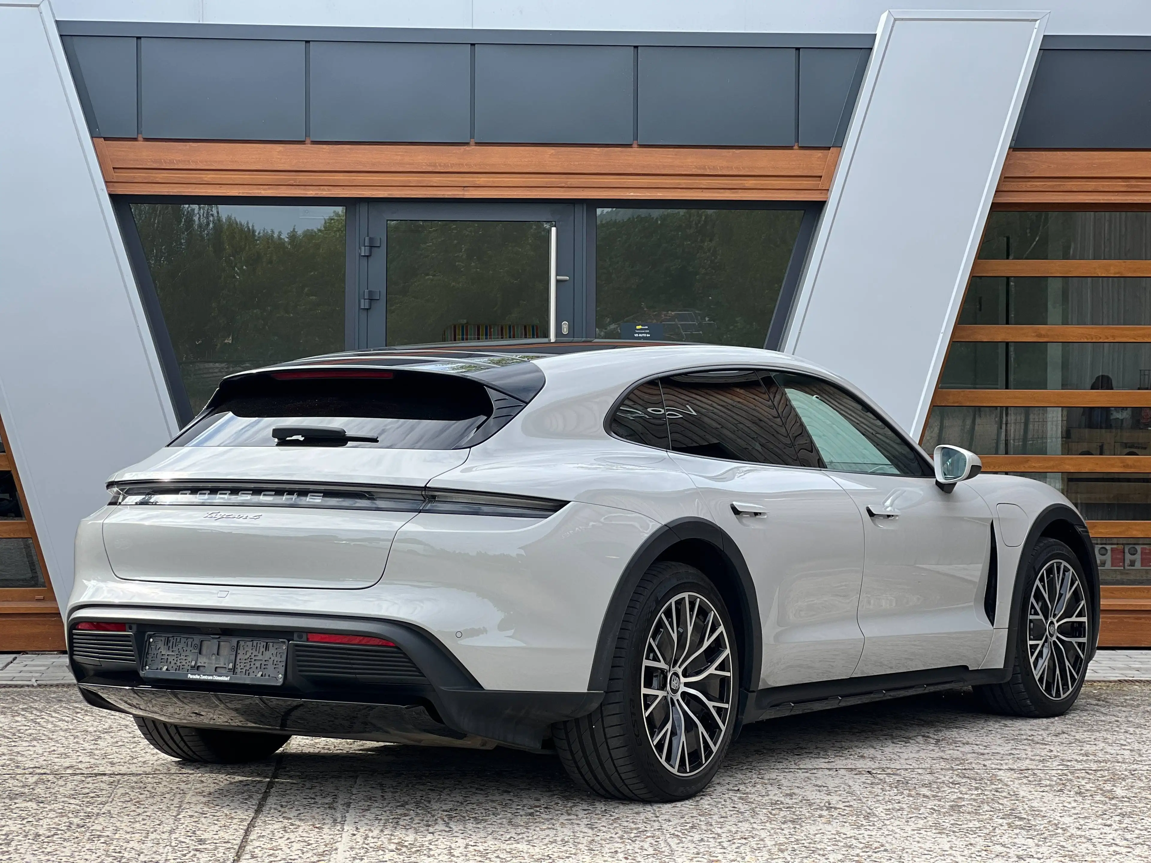 Porsche Taycan Cross Turismo 4S - SPORT CHRONO/ LUCHT/ ADAPTIVE/ LED — photo 4