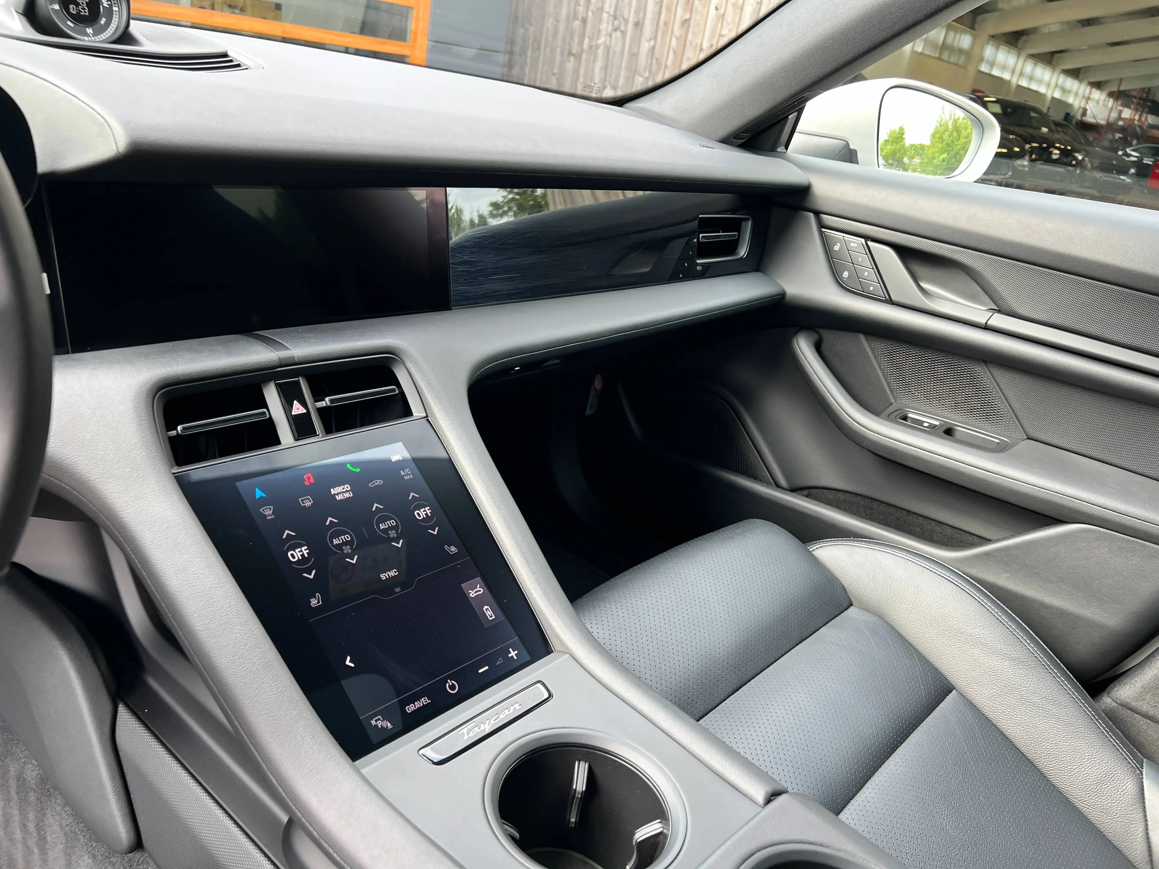 Porsche Taycan Cross Turismo 4S - SPORT CHRONO/ LUCHT/ ADAPTIVE/ LED — photo 11