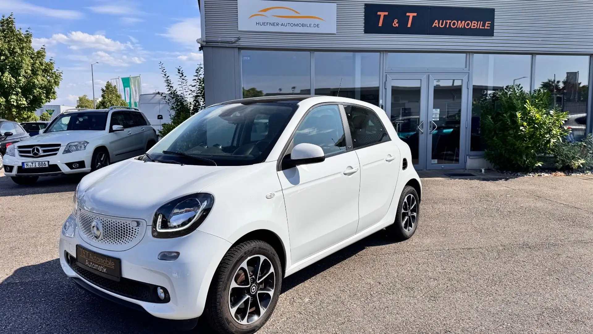 smart forFour Prime Leder Navi Pano SH LED PDC BT TÜV Weiß - 1