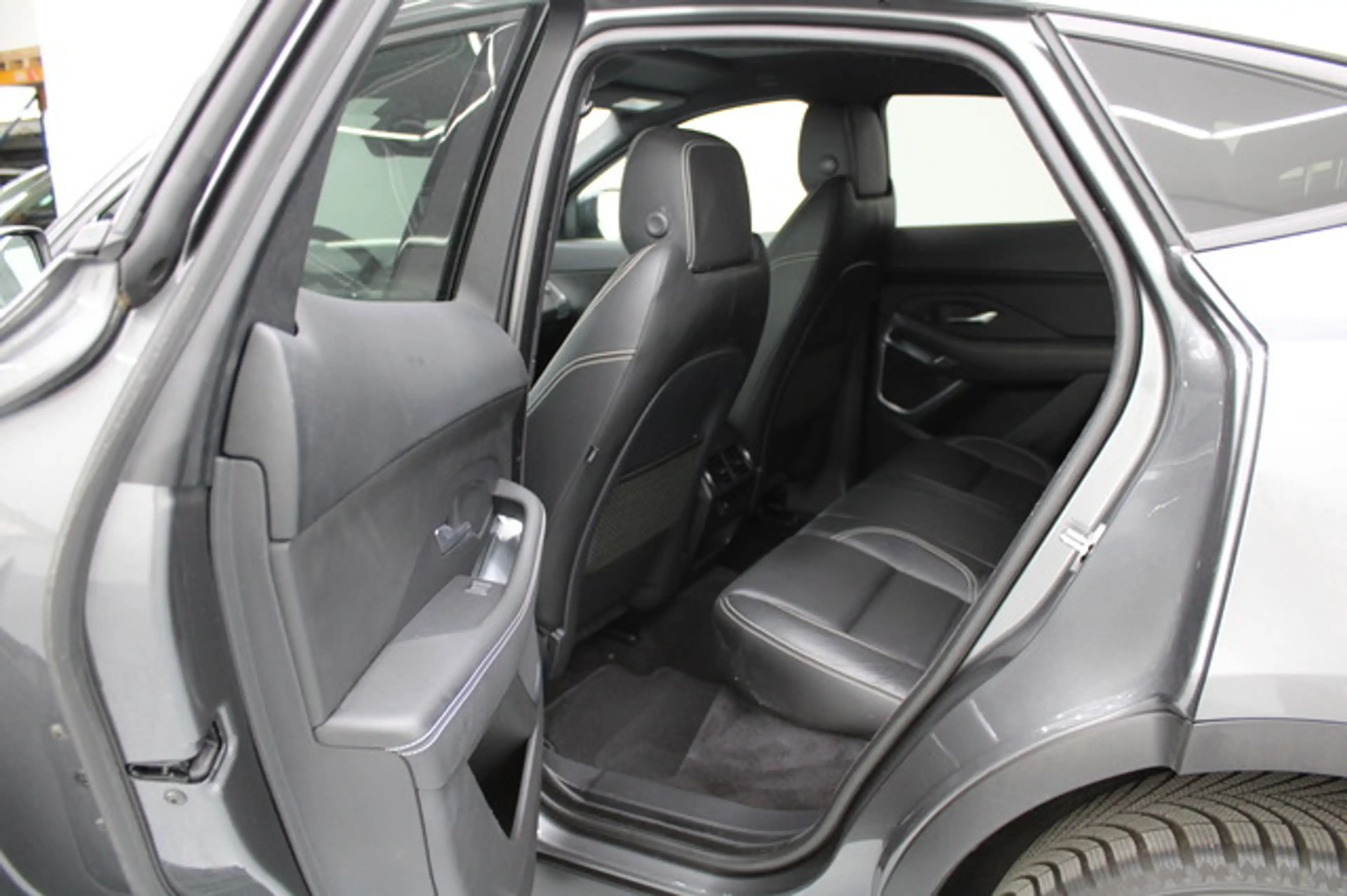 Jaguar E-Pace R-Dynamic S PANO/NAVI/KAMERA/TOUCH/PDC — photo 11