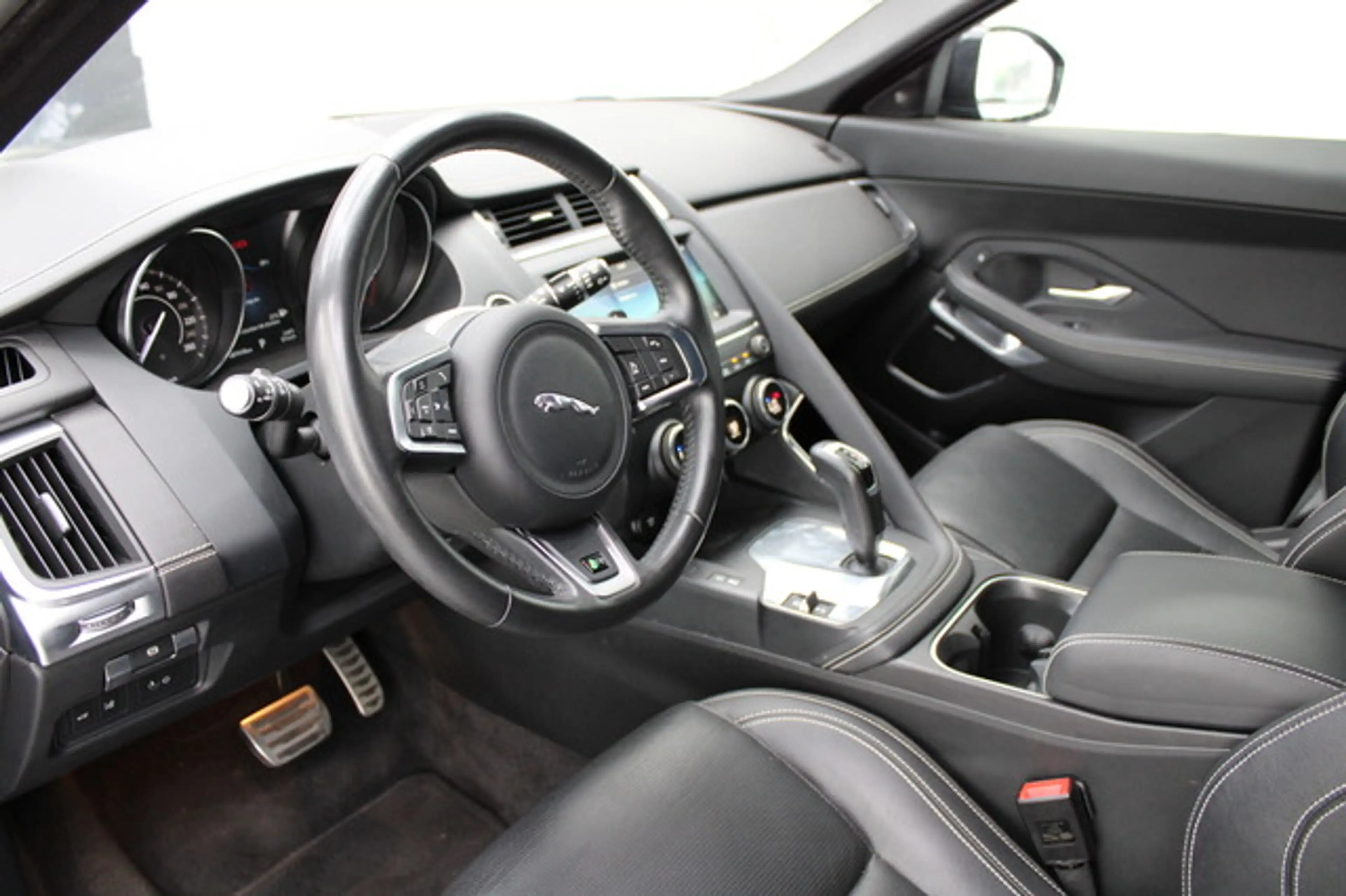 Jaguar E-Pace R-Dynamic S PANO/NAVI/KAMERA/TOUCH/PDC — photo 7