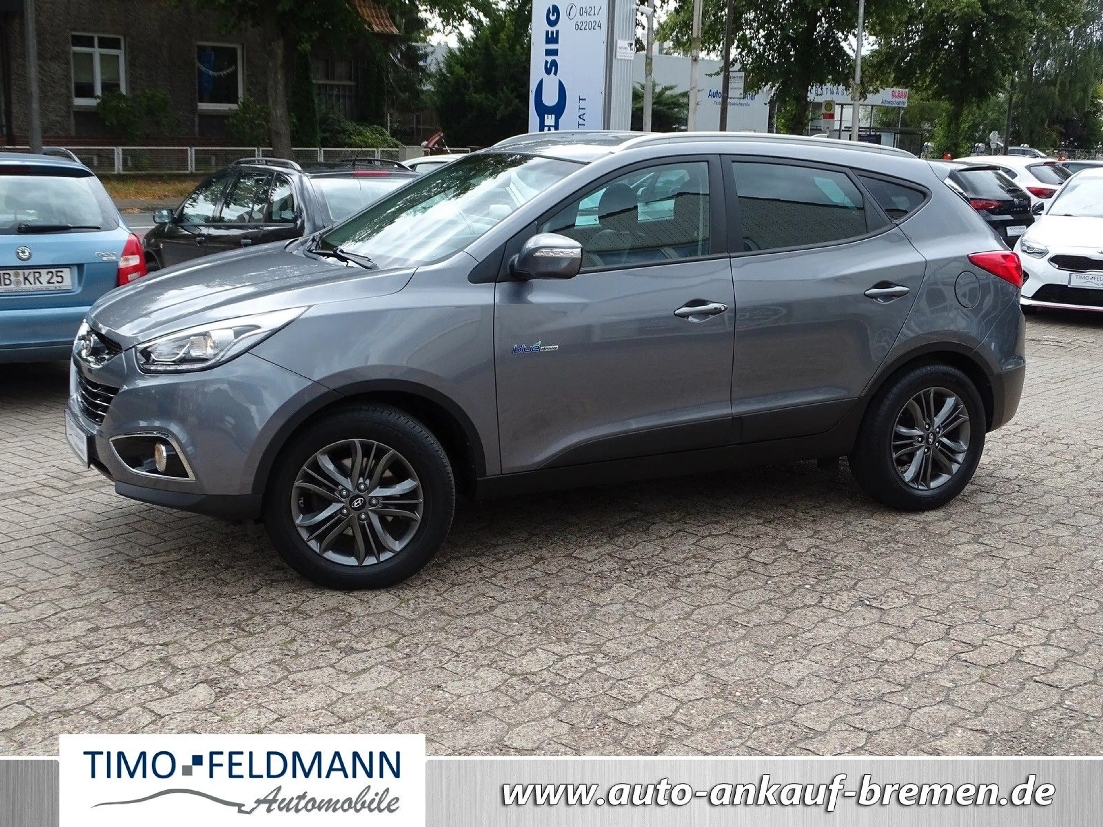 Hyundai iX35 blue Finale 2WD — photo 2