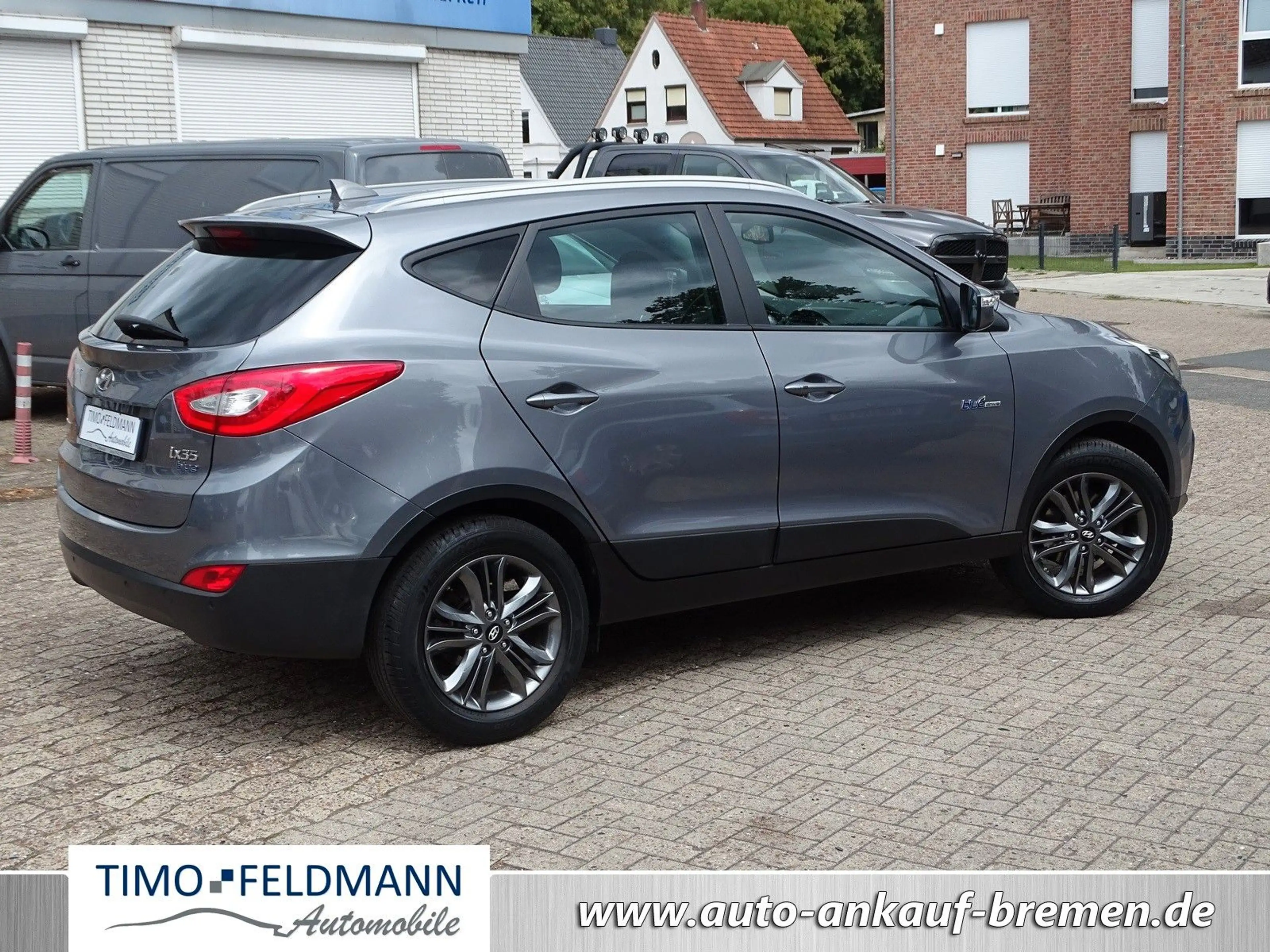 Hyundai iX35 blue Finale 2WD — photo 6