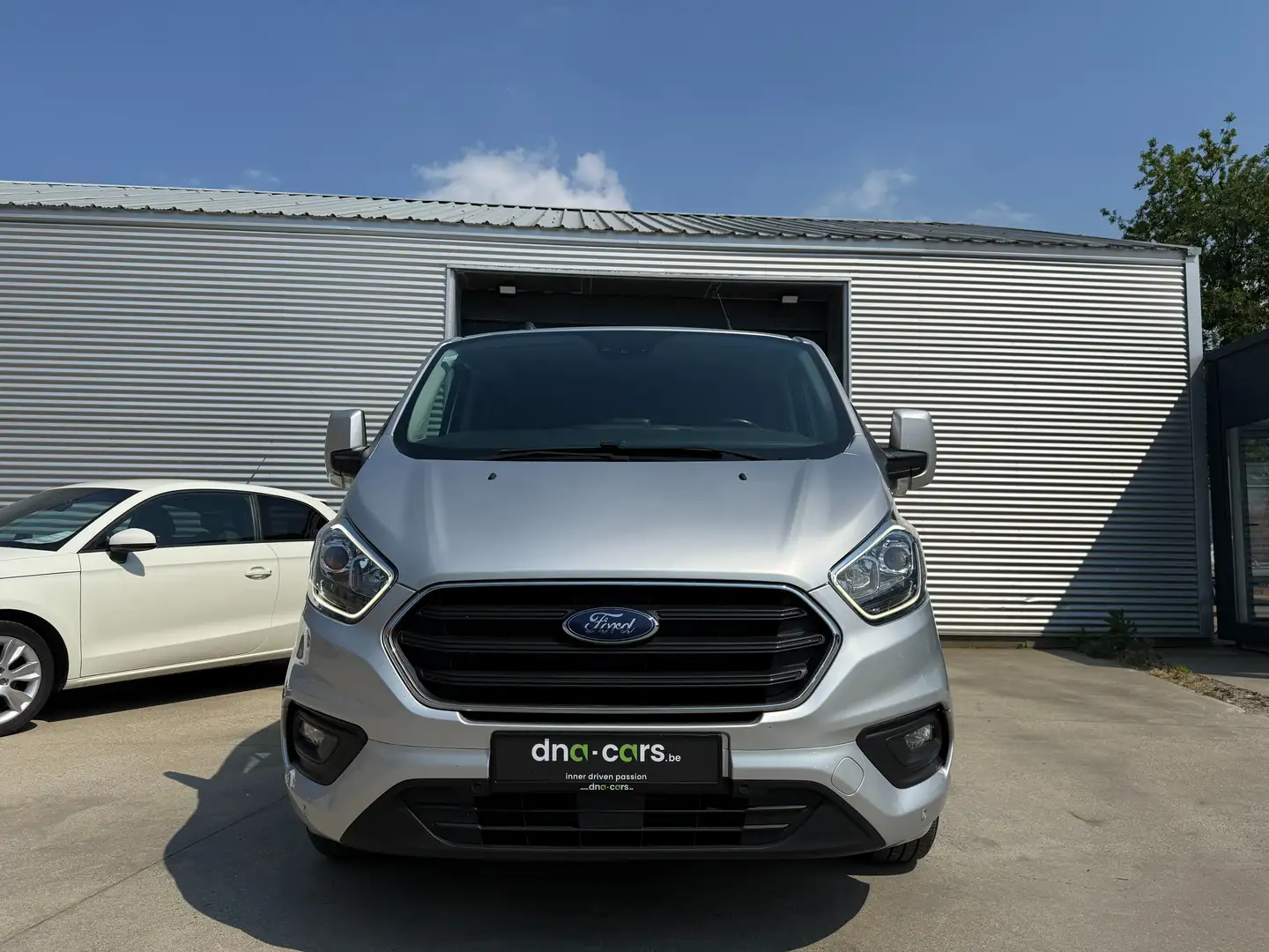 Ford Transit Custom 2.0 TDCi L2H1 Limited Multi S/S / TREKHAAK / APPLE Ezüst - 2