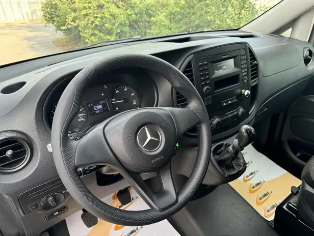 Mercedes-Benz Vito view 14