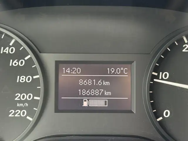 Mercedes-Benz Vito view 16