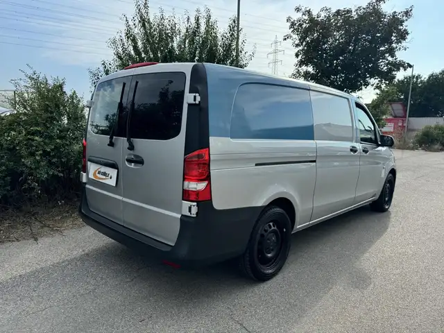Mercedes-Benz Vito view 4