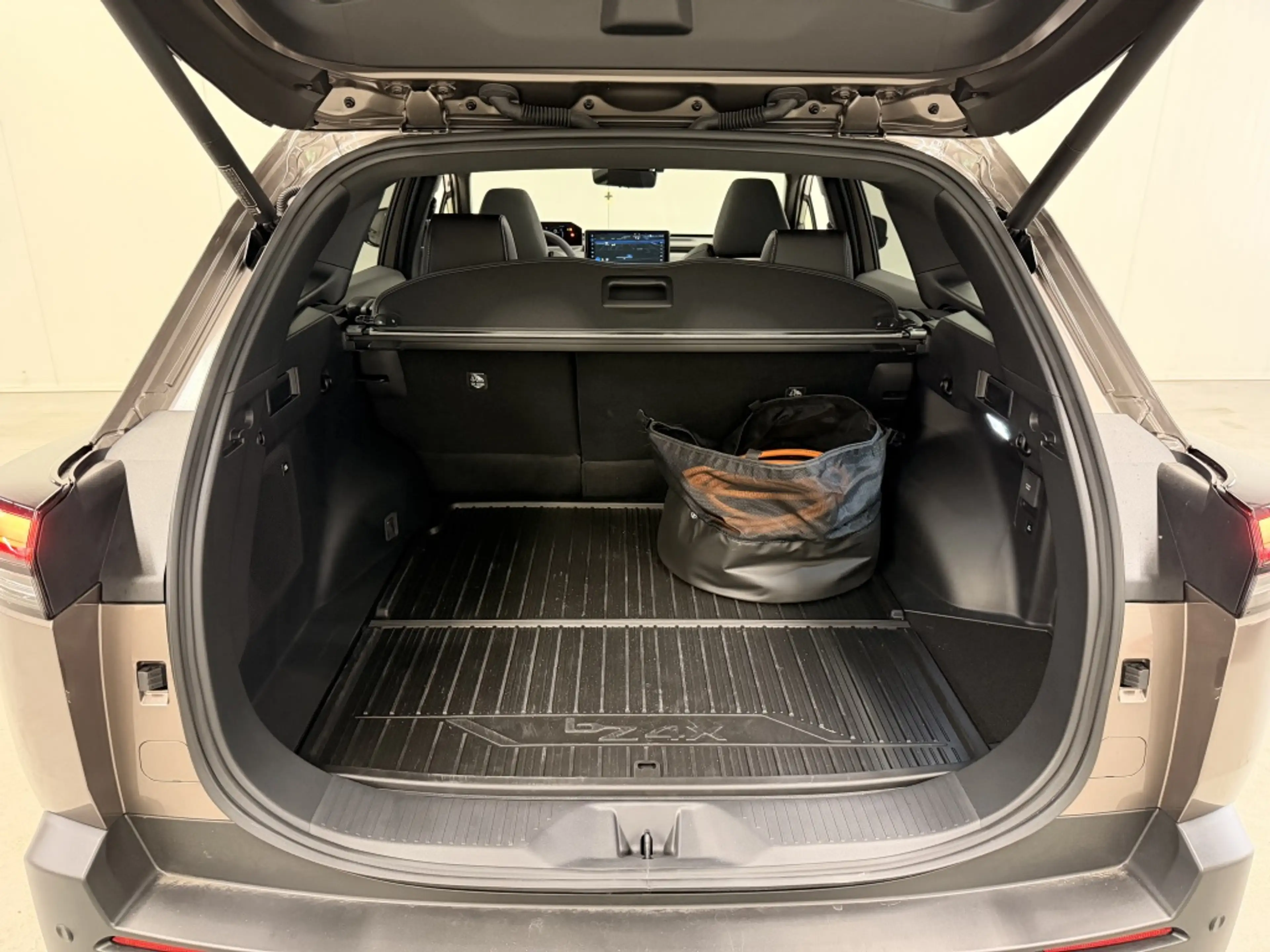 Toyota bZ4X Touring Executive AWD 75 kWh — photo 17