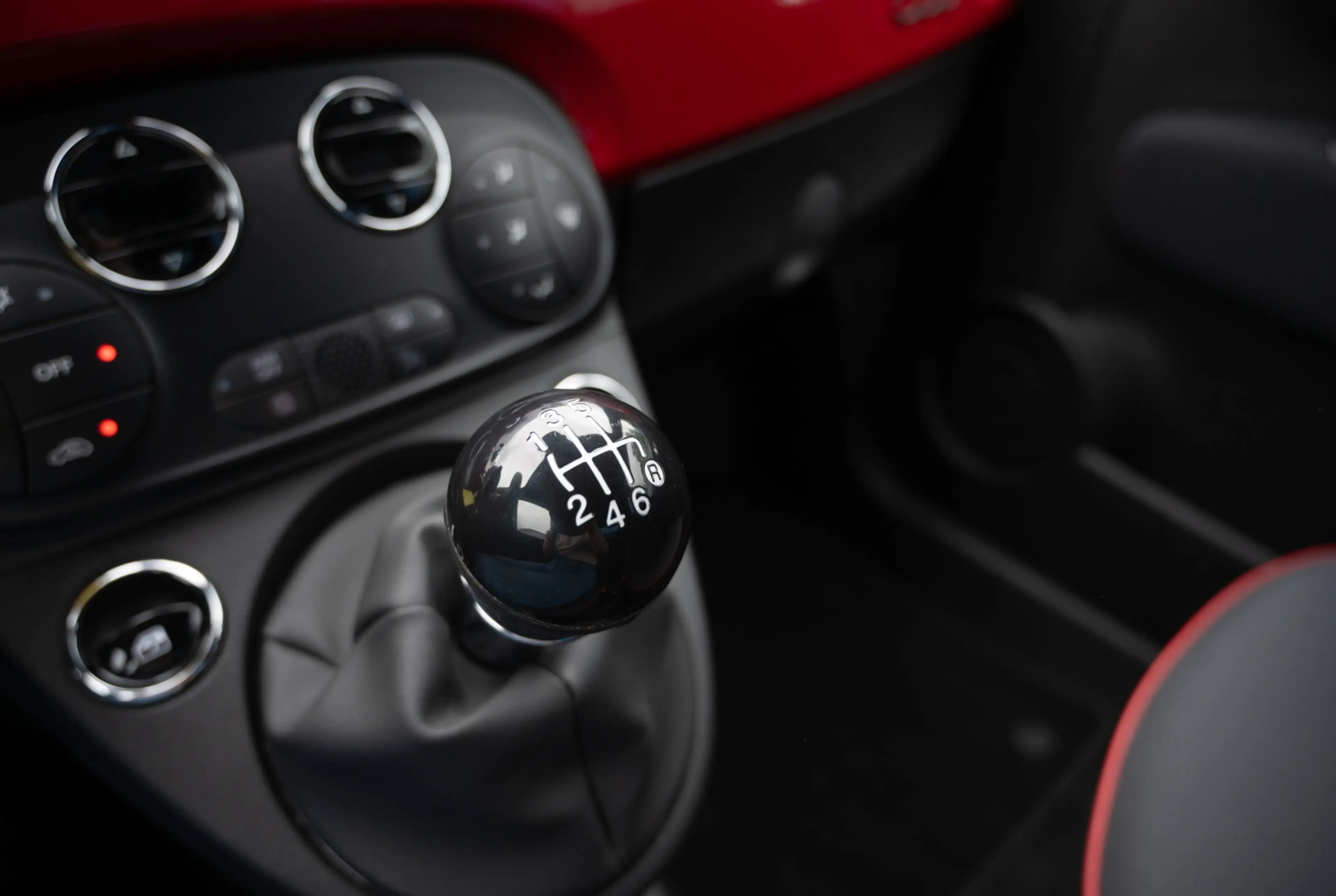 Fiat 500 Red 1.0 Hybrid *KOMFORT-PAKET*TECH-PAKET*MIRRORSCREEN — photo 11