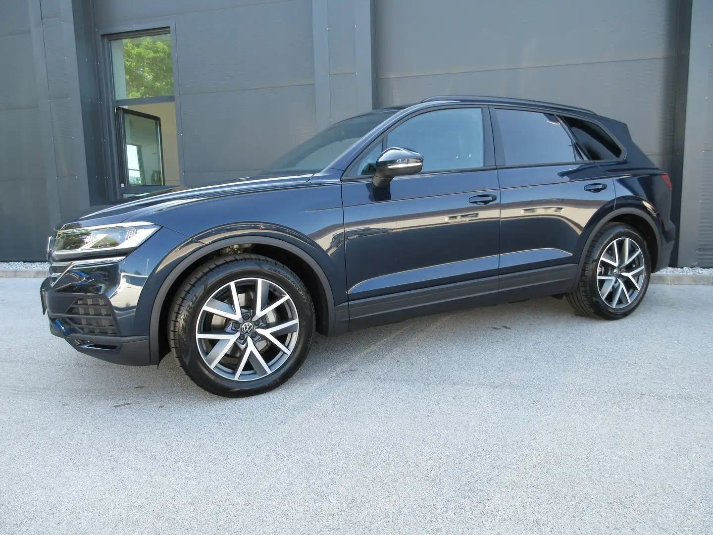 Volkswagen Touareg TDI 4MOTION Blau - 2