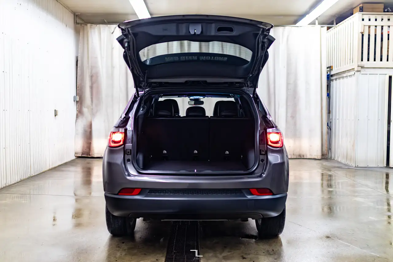 Jeep Compass photo Jeep Compass